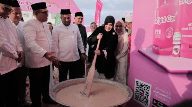 Illiza-Afdhal Semarakkan Pembukaan Aceh Ramadhan Festival di Masjid Raya Illiza-Afdhal Semarakkan Pembukaan Aceh Ramadhan Festival di Masjid Raya