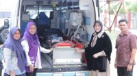 Illiza Serahkan dan Peusijuek Ambulans Puskesmas Keliling di Posyandu Alue Naga