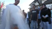 Wali Kota Banda Aceh Serahkan 840 Jaring Laut untuk Nelayan Tradisional
